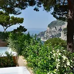 Lia 5* Capri