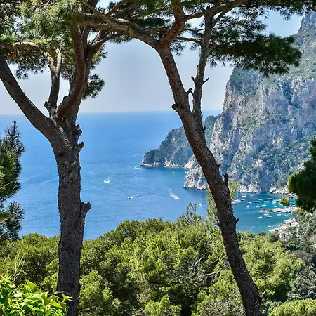 Lia 5* Capri