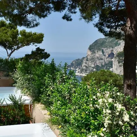 Lia 5* Capri